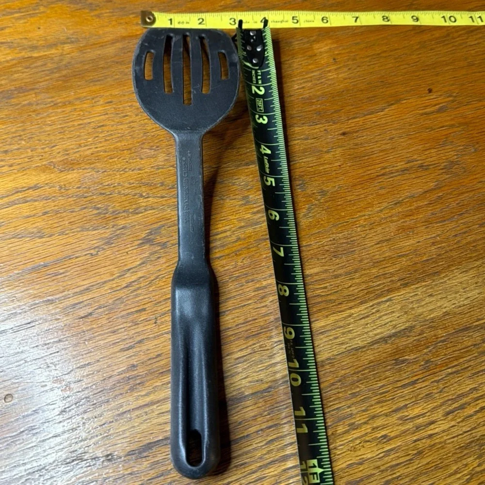 The Pampered Chef Black Nylon‎ Slotted Spatula Turner Flipper